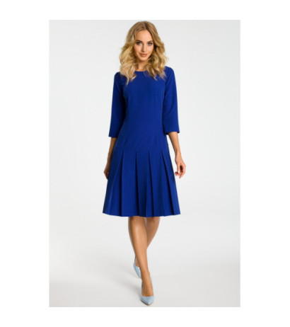 M336 Sukienka z obniżoną talią i kontrafałdami - chabrowa