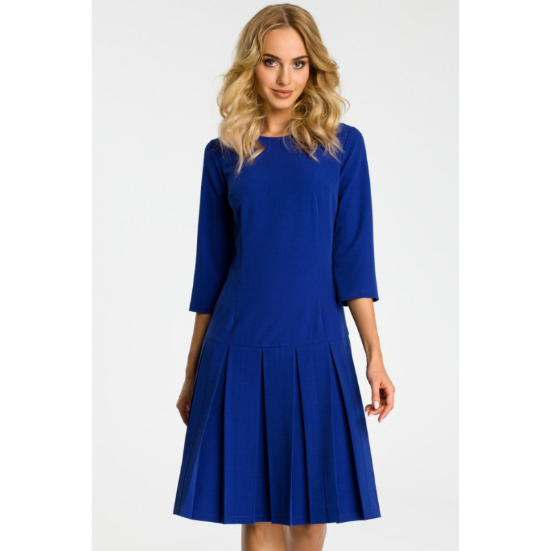 M336 Sukienka z obniżoną talią i kontrafałdami - chabrowa