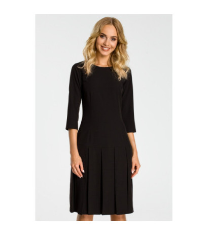 M336 Sukienka z obniżoną talią i kontrafałdami - czarna