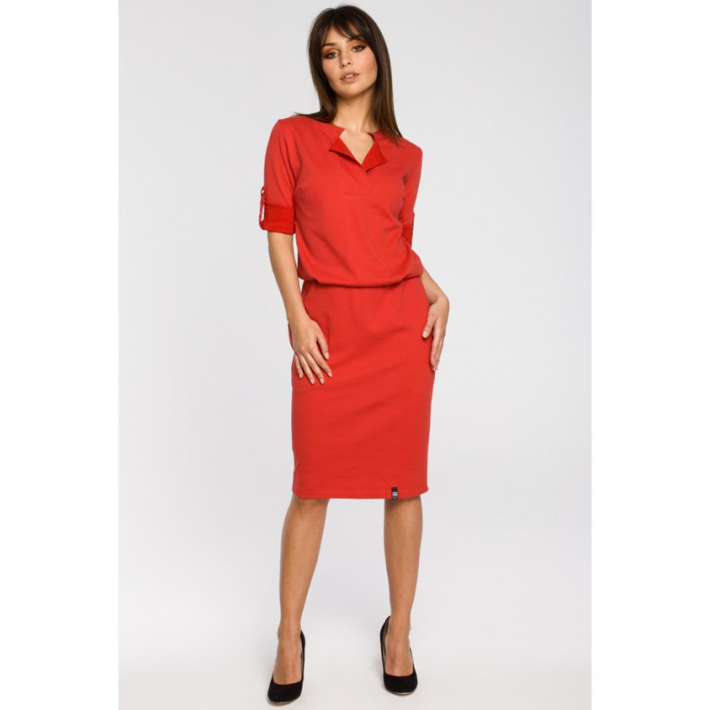 B056 Sukienka ze stójką i plisą w dekolcie - czerwona