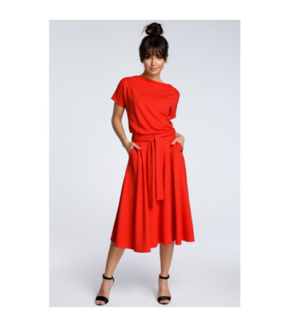 B067 Sukienka midi z rozkloszowanym dołem - czerwona