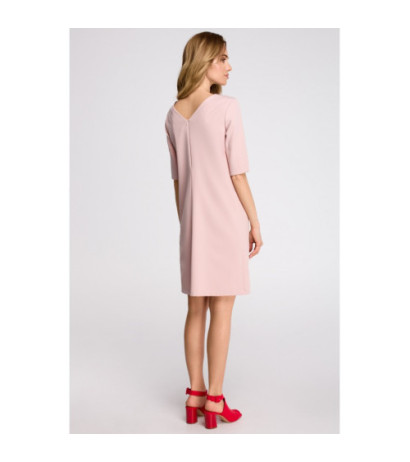 S113 Sukienka pudełkowa z dekoltem w serek z tyłu - pudrowa