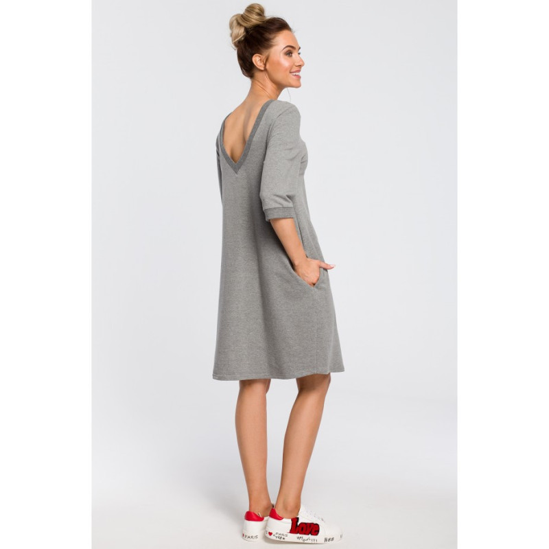 M417 Dresowa sukienka z dekoltem na plecach - szara