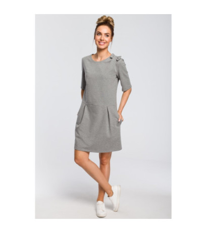M422 Prosta sukienka z kokardką na ramieniu - szara