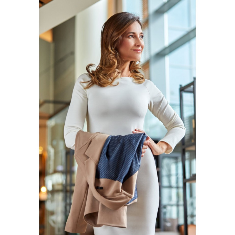 S154 Krótki stylowy zapinany żakiet - beżowy