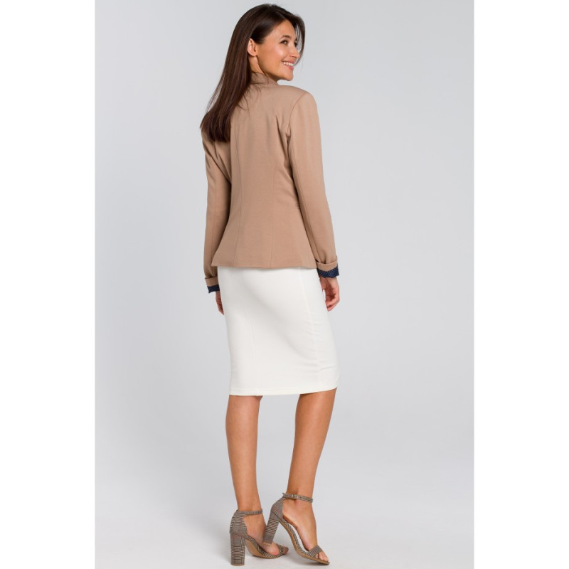 S154 Krótki stylowy zapinany żakiet - beżowy