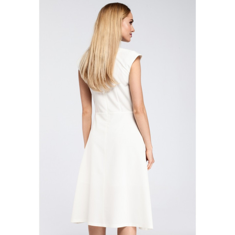 M296 Dopasowana sukienka kontrafałda - ecru