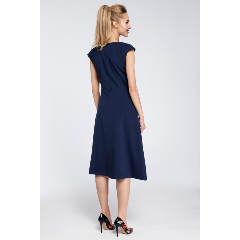 M296 Dopasowana sukienka kontrafałda - granatowa