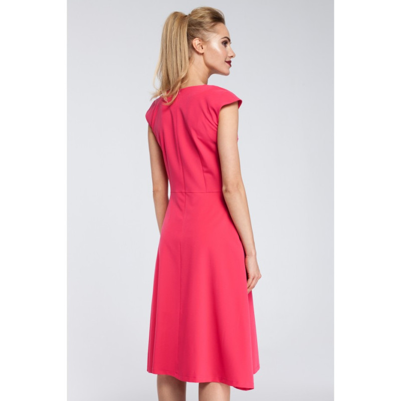 M296 Dopasowana sukienka kontrafałda - różowa