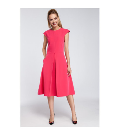 M296 Dopasowana sukienka kontrafałda - różowa