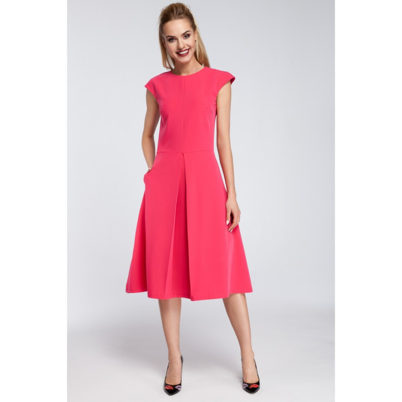 M296 Dopasowana sukienka kontrafałda - różowa