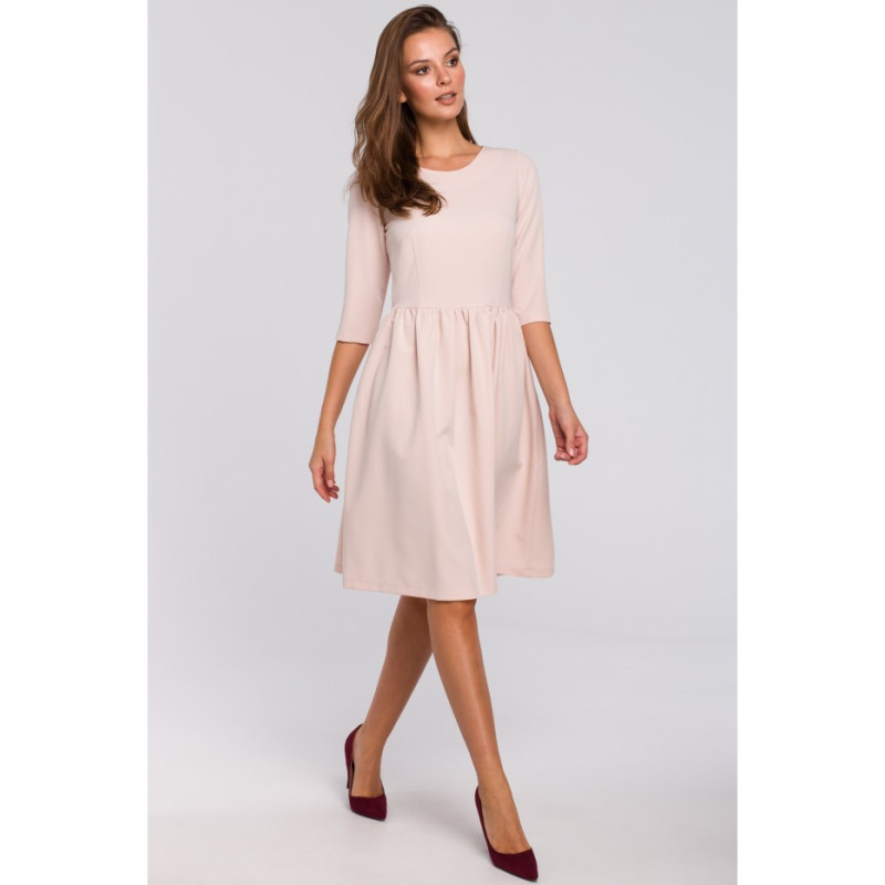 K010 Rozkloszowana sukienka odcinana w talii - beżowa