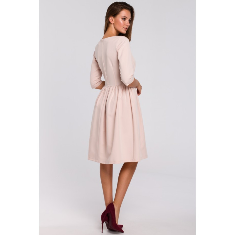 K010 Rozkloszowana sukienka odcinana w talii - beżowa