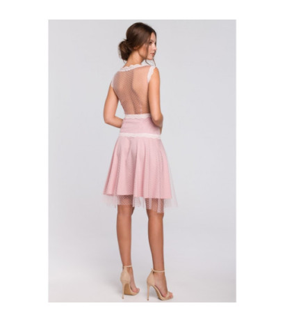 K030 Rozkloszowana sukienka w groszki - pudrowa