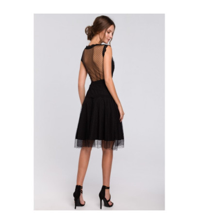 K030 Rozkloszowana sukienka w groszki - czarna