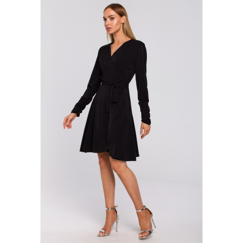 M487 Sukienka na zakładkę wiązana w pasie - czarna
