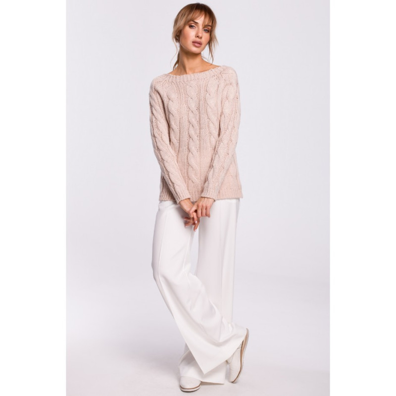 M511 Sweter z splotem typu warkocz i dekoltem w łódkę - pudrowy