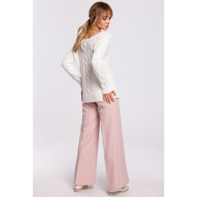 M511 Sweter z splotem typu warkocz i dekoltem w łódkę - ecru