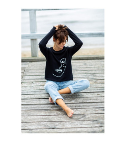 B167 Stylowa bluza z nadrukiem - czarna