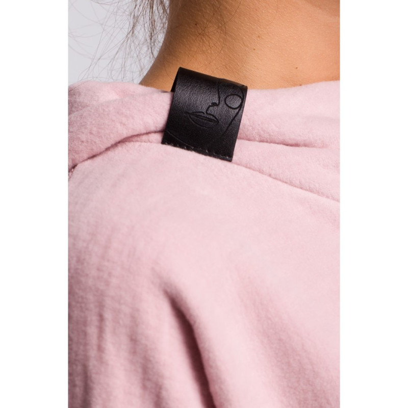 B176 Asymetryczna bluza z kapturem - pudrowa