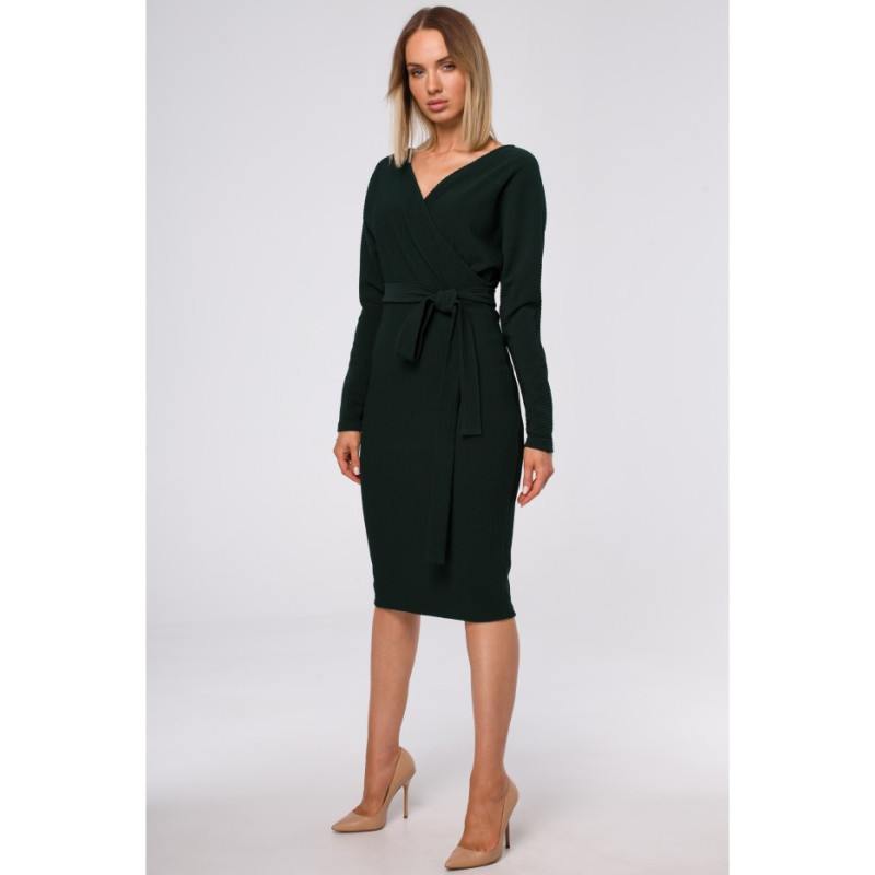 M523 Sukienka z kopertową górą i paskiem - zielona