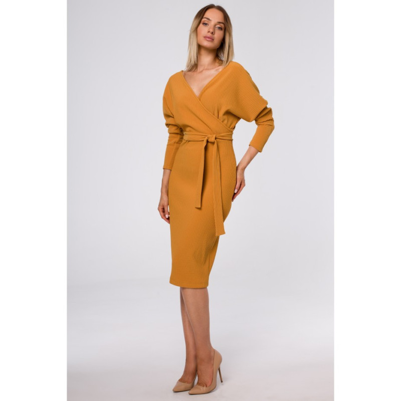 M523 Sukienka z kopertową górą i paskiem - musztardowa