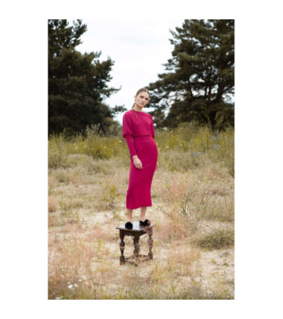 K079 Sukienka midi z wysokimi mankietami - śliwkowa