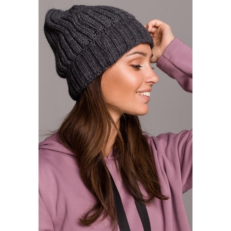 BK058 Czapka splot łańcuszek z wywinięciem - grafitowa