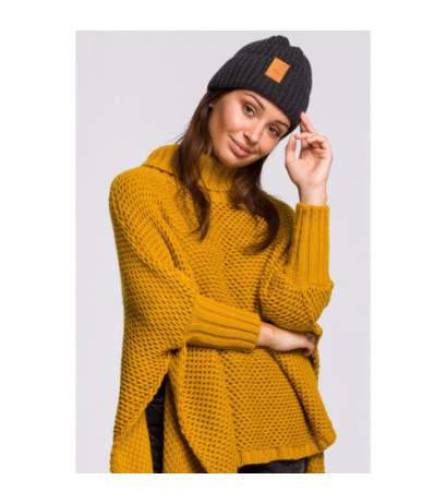 BK059 Czapka z wywinięciem i naszywką - grafitowa