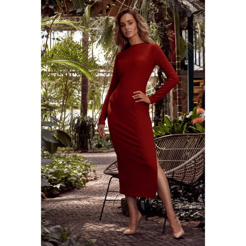 M544 Sukienka maxi z rozcięciem na nogę - ceglasta