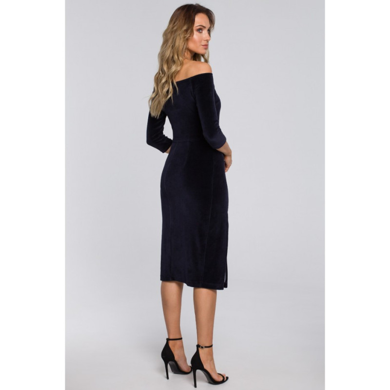 M559 Welurowa Sukienka Z Dekoltem I Rozcięciem Na Nogę - granatowa