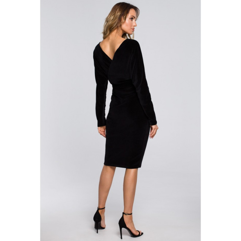M561 Welurowa Sukienka Z Górą Kopertową I Paskiem - czarna