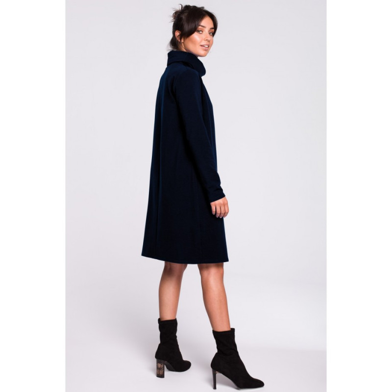 B132 Sukienka z wysokim kołnierzem - granatowa