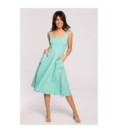 B218 Sukienka rozkloszowana na cienkich ramiączkach - miętowa