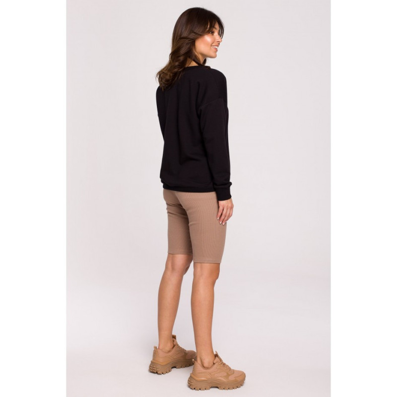 B225 Bluza z wycięciem w dekolcie - czarna