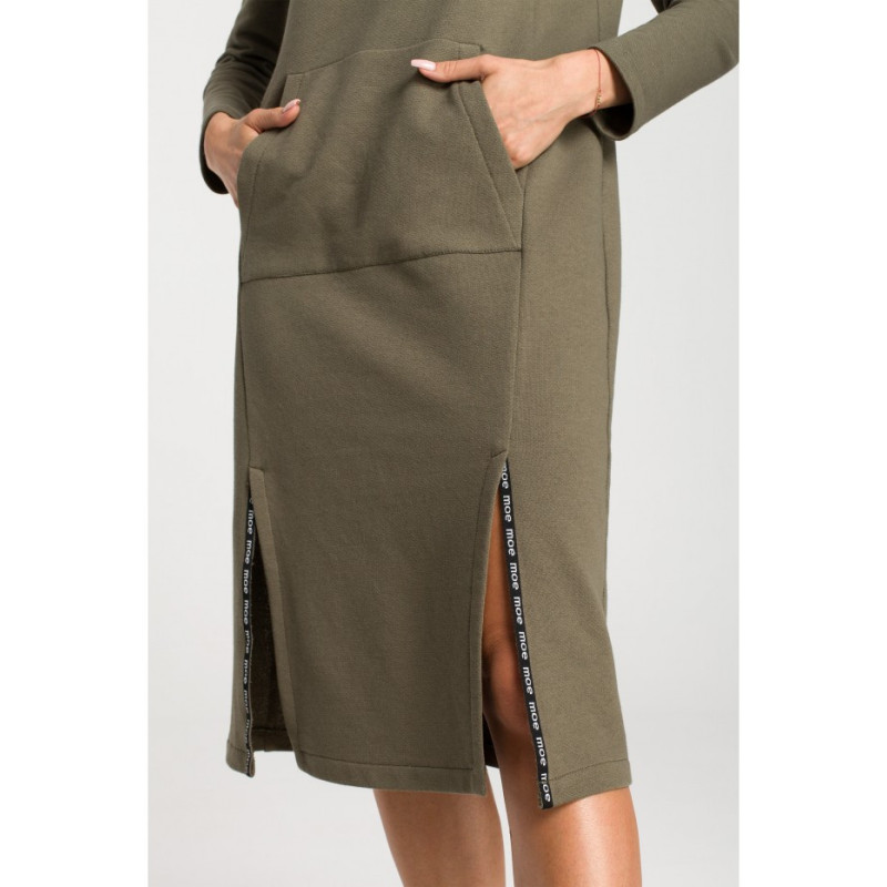 M688 Sukienka midi z lampasami z logo - khaki