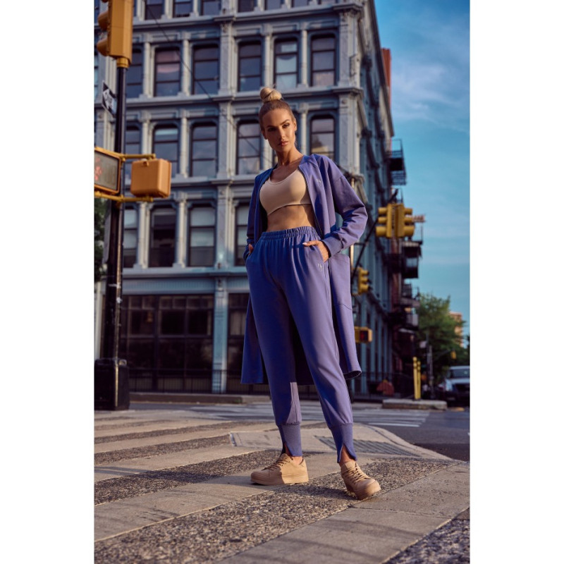 M692 Spodnie dresowe z rozcięciami na dole - indygo