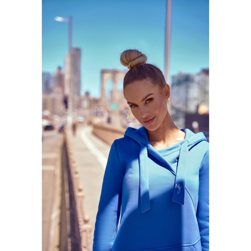 M695 Sukienka z kapturem i asymetryczną kieszenią - jasny fioletowy