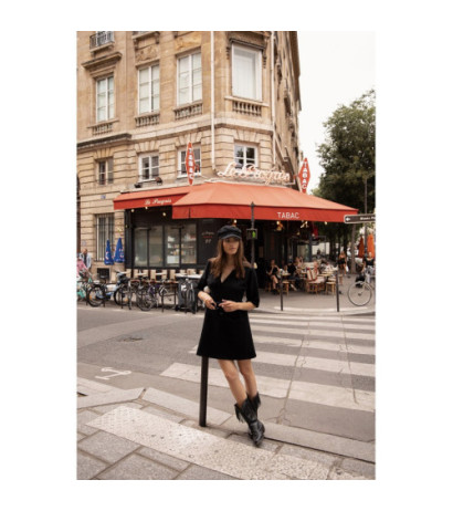 B233 Tunika z głębokim dekoltem i kieszeniami - czarna