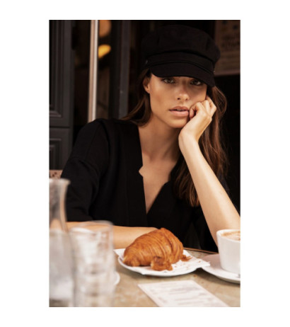 B233 Tunika z głębokim dekoltem i kieszeniami - czarna