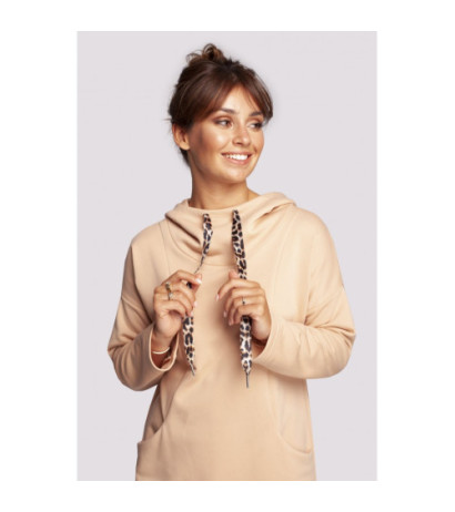 B238 Sukienka z wysokim kołnierzem i kieszeniami - beżowa