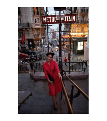 B245 Sukienka rozkloszowana z kapturem - czerwona