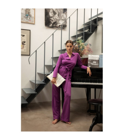 B248 Kombinezon z kołnierzem i paskiem - purpurowy