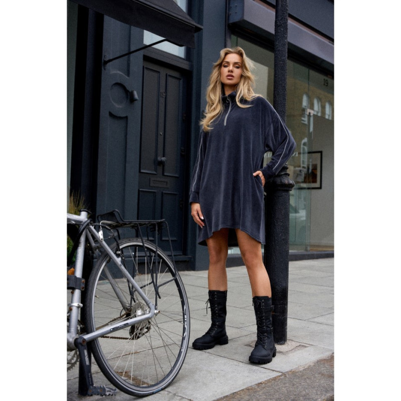 M764 Sukienka asymetryczna z zamkiem w stójce - grafitowa