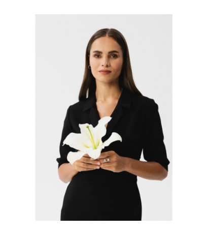 S348 Sukienka z kopertowym dekoltem i kołnierzykiem - czarna