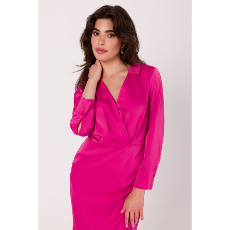 K172 Sukienka z kopertowym dekoltem i kołnierzykiem - różowa