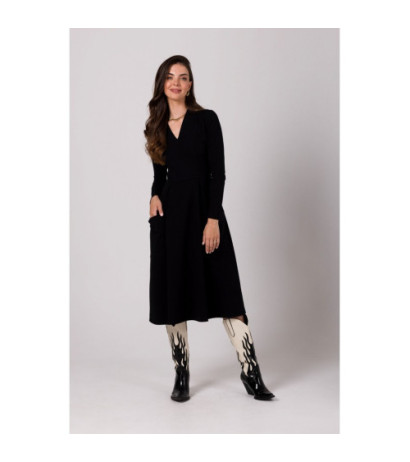 B266 Sukienka rozkloszowana z naszytymi kieszeniami - czarna