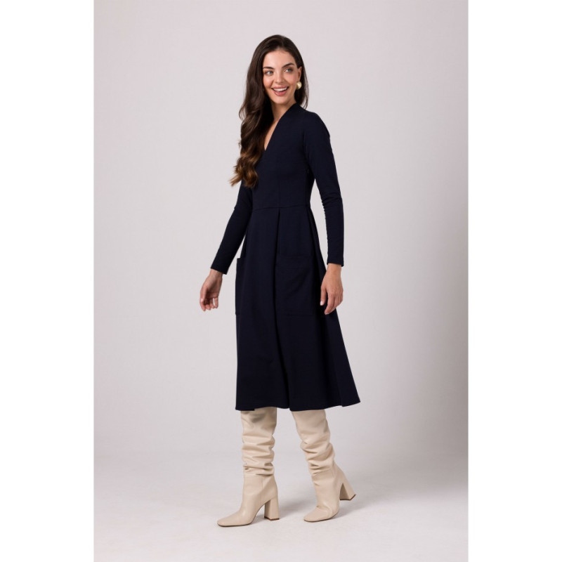 B266 Sukienka rozkloszowana z naszytymi kieszeniami - granatowa