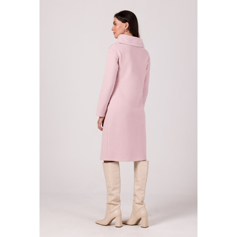 B270 Sukienka z wysokim kołnierzem - pudrowa
