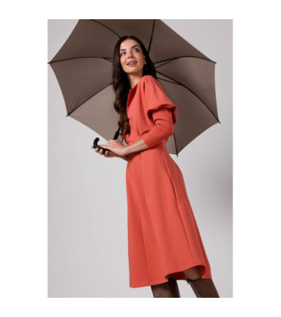 B273 Sukienka z mocno zaznaczoną talią - ceglasta